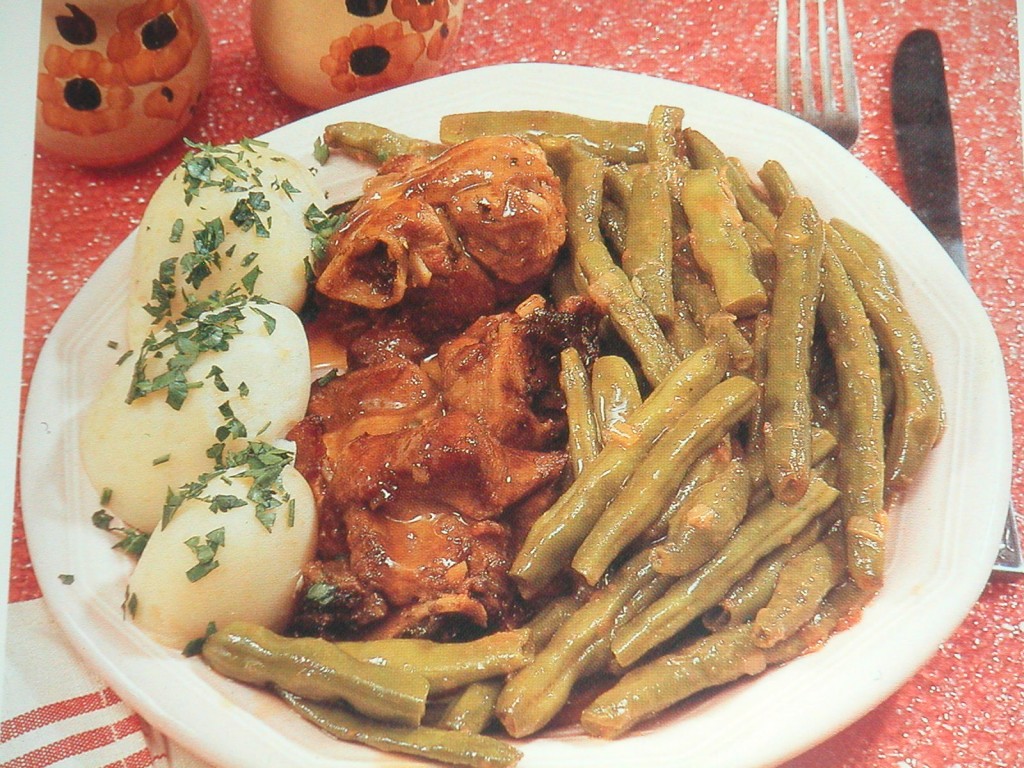 Fasolakia Yiahni (Green Beans in Tomato Sauce) Greek Recipes