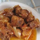Stifatho-Beef and Onion Stew