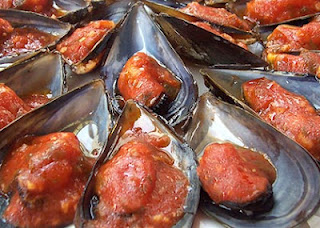 Mussels with Tomato and Garlic