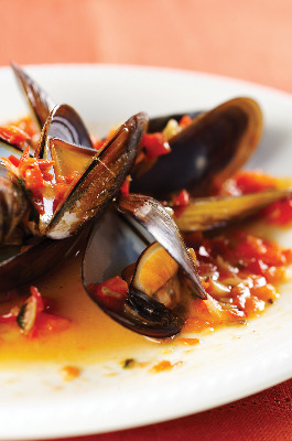 Mussels with Tomato,Garlic,onion,flour