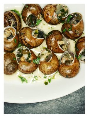 Potatoes with snails and fennel (Cretan)