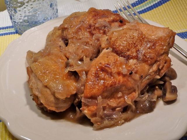 Braised Chicken with Mushrooms and Spices