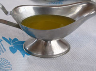 Greek Oil and Lemon Sauce - Latholemono